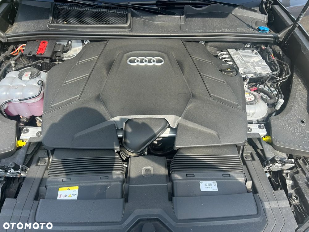 Audi Q8 55 TFSI e Quattro Tiptronic - 21