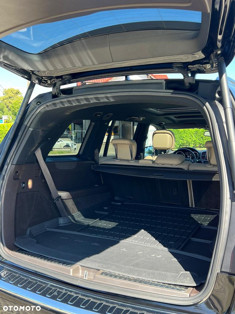 Mercedes-Benz GLS - 18