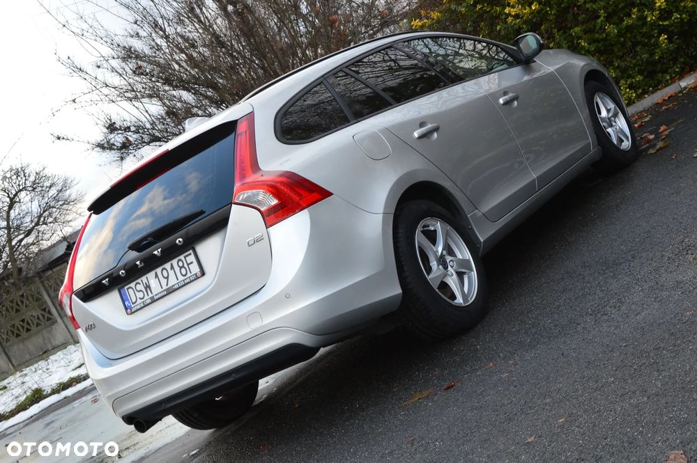 Volvo V60 D4 Geartronic Momentum - 18