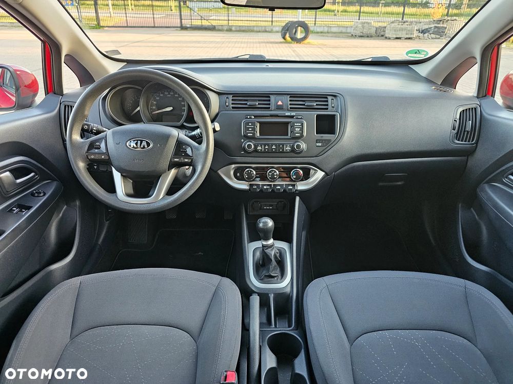 Kia Rio - 14