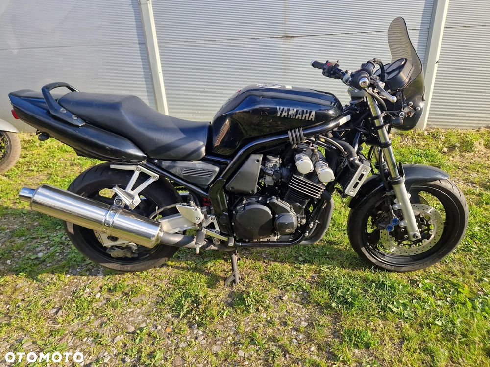 Yamaha FZS - 1