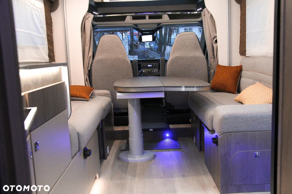 Ford Chausson 720 Titanium - 21