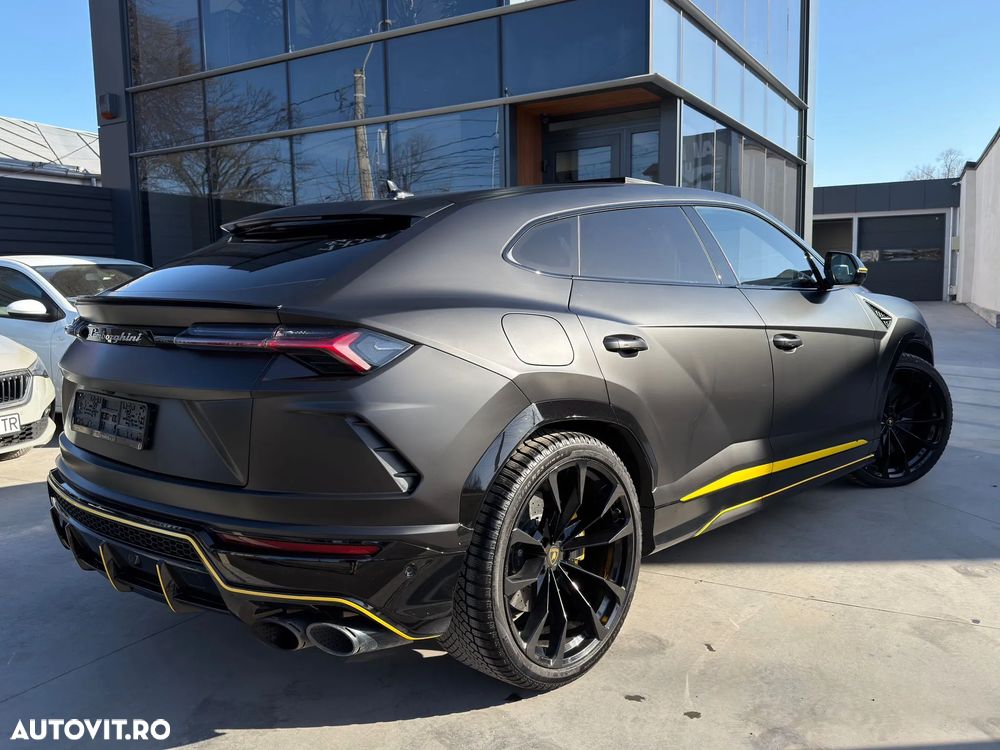 Lamborghini URUS - 11