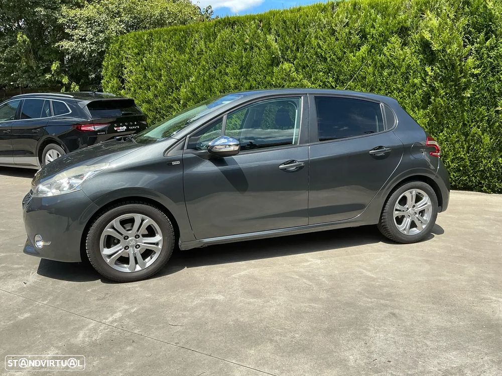 Peugeot 208 - 7