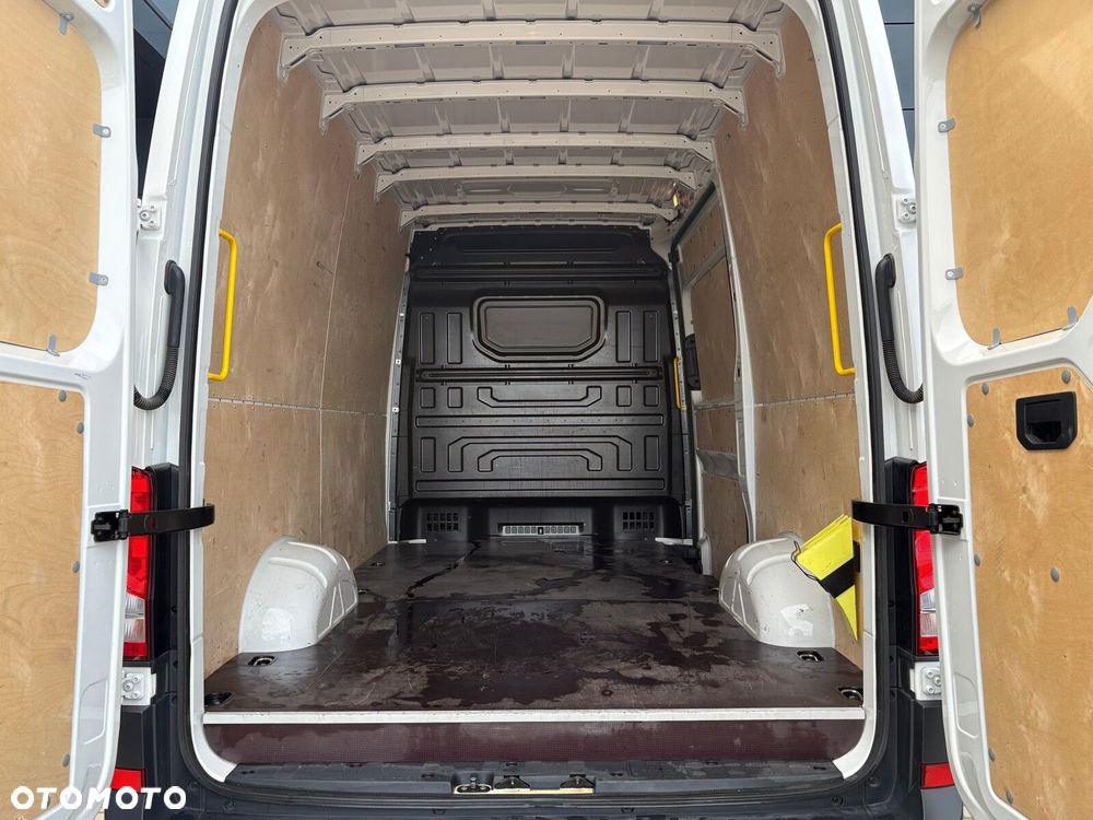 Volkswagen Crafter - 26
