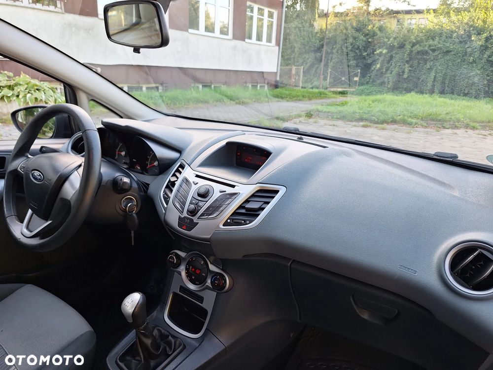 Ford Fiesta 1.25 Celebration - 7