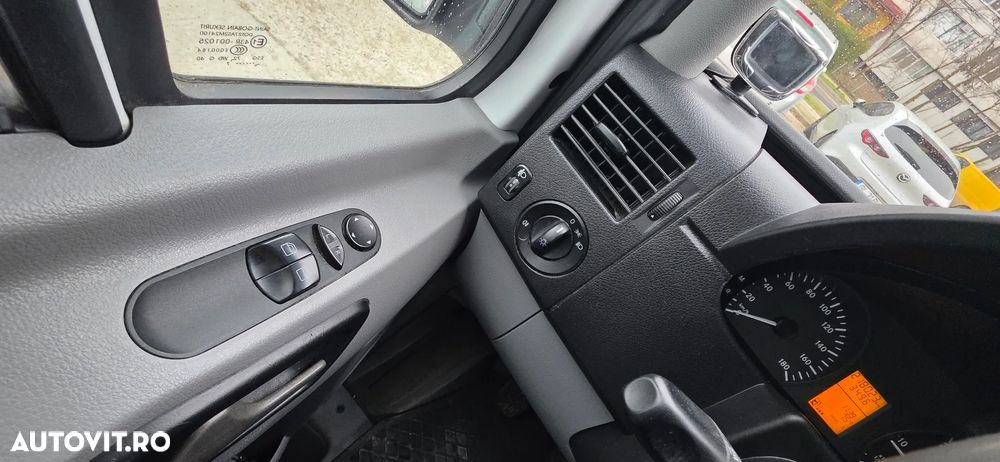 Mercedes-Benz Sprinter - 13