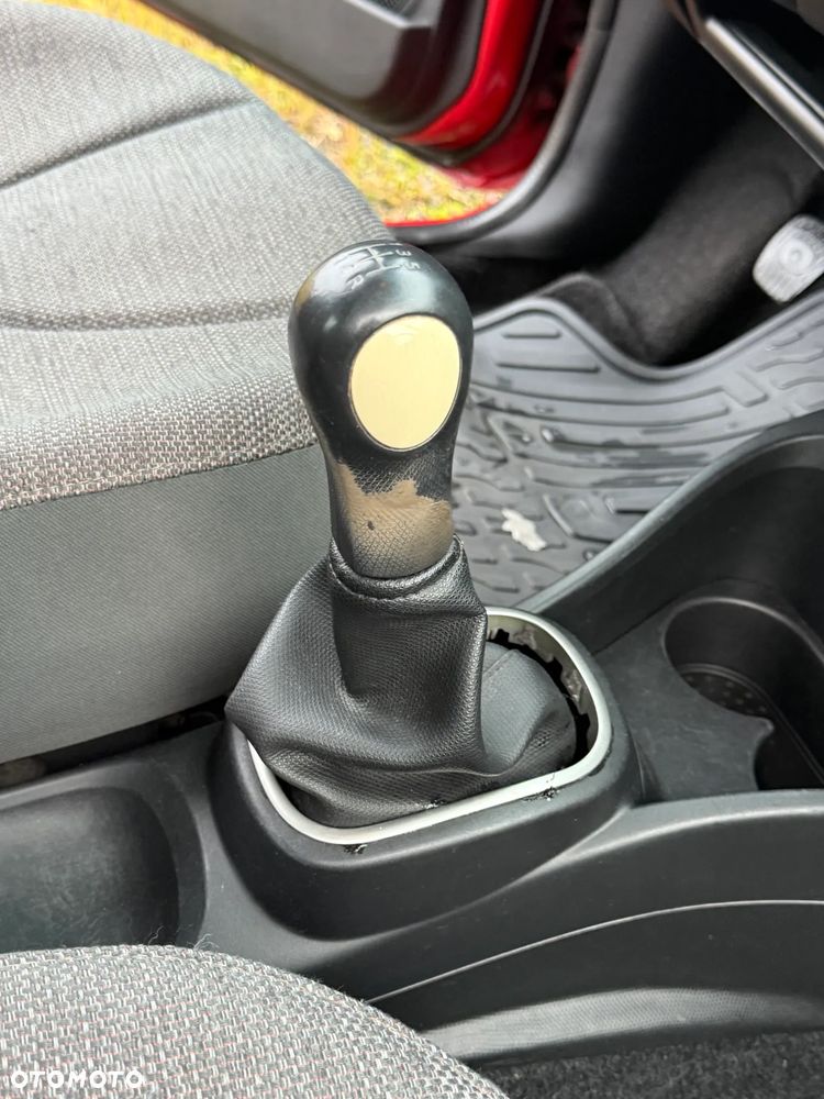 Nissan Micra - 11