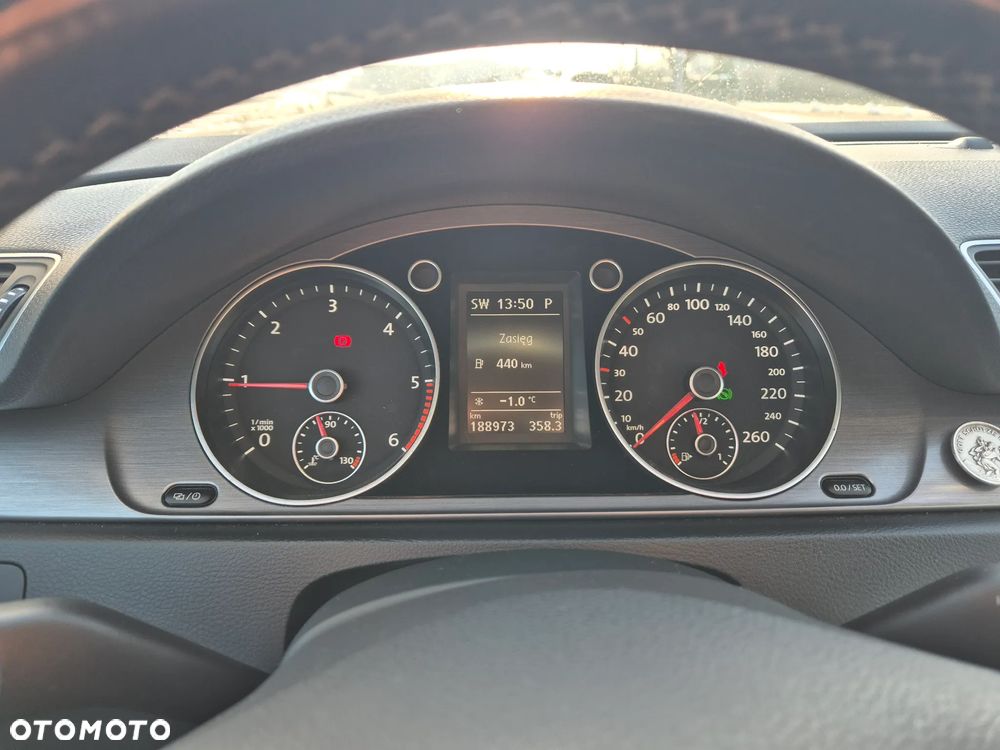 Volkswagen Passat 2.0 TDI DPF DSG Comfortline - 10