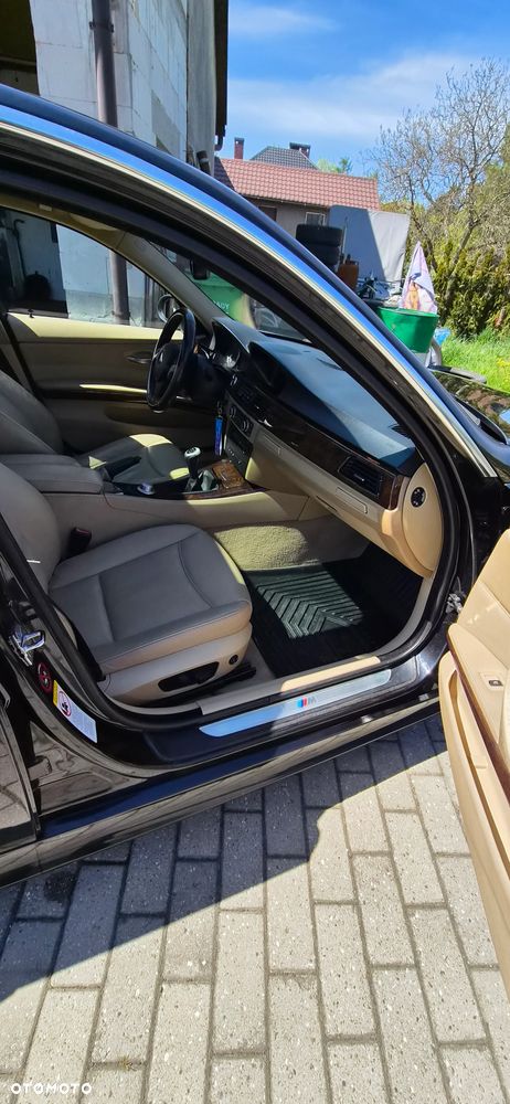 BMW Seria 3 325i - 6