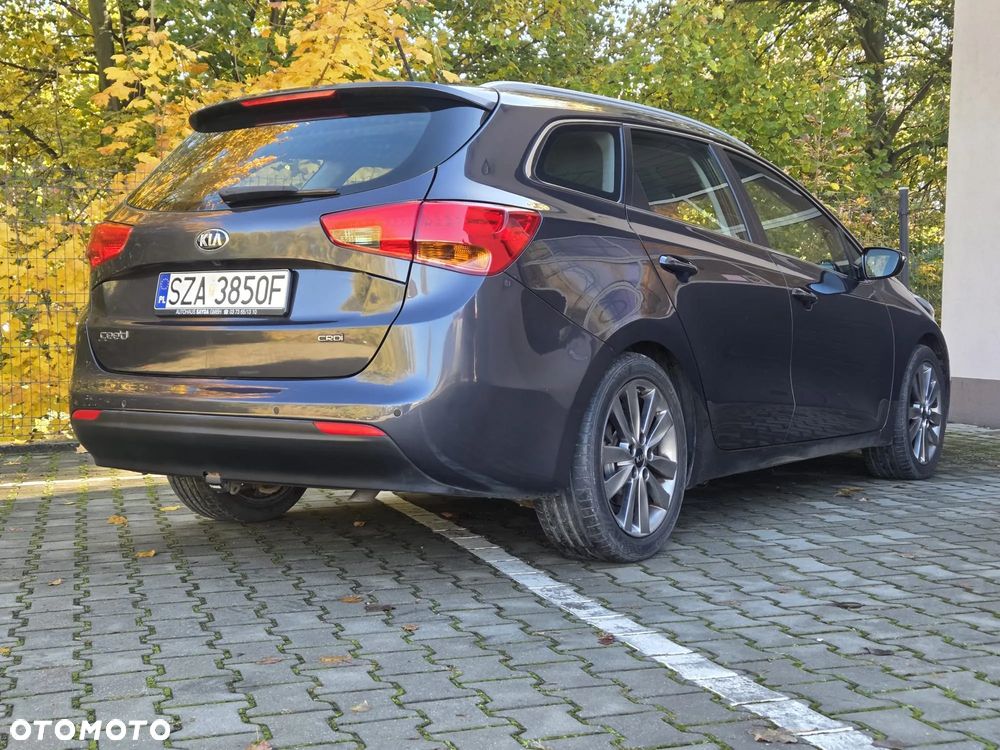 Kia Ceed 2012 photo 2