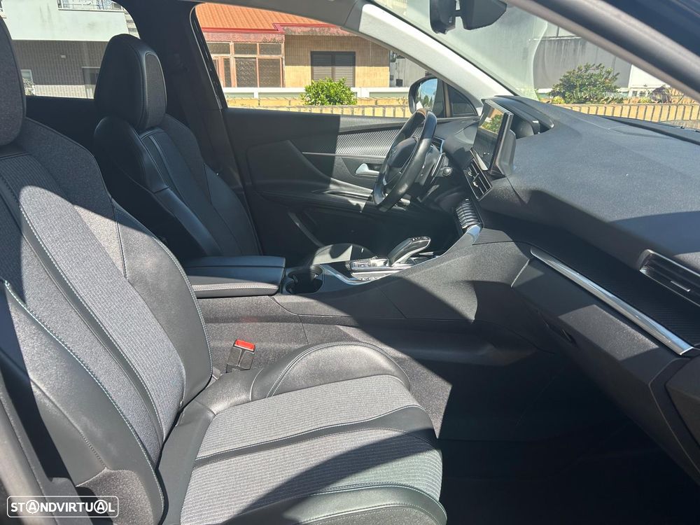 Peugeot 3008 1.6 Hybrid Allure e-EAT8 - 23