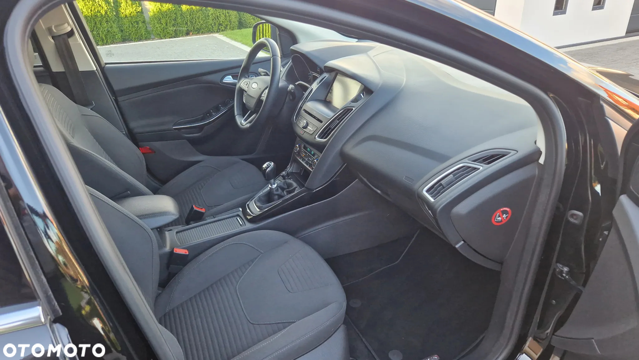 Ford Focus Turnier 1.0 EcoBoost Start-Stopp-System TITANIUM - 9
