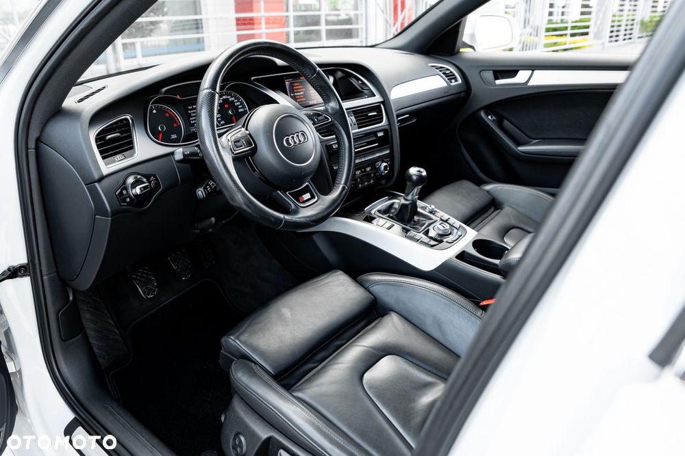 Audi A4 Avant 3.0 TDI DPF quattro S line Sportpaket - 16