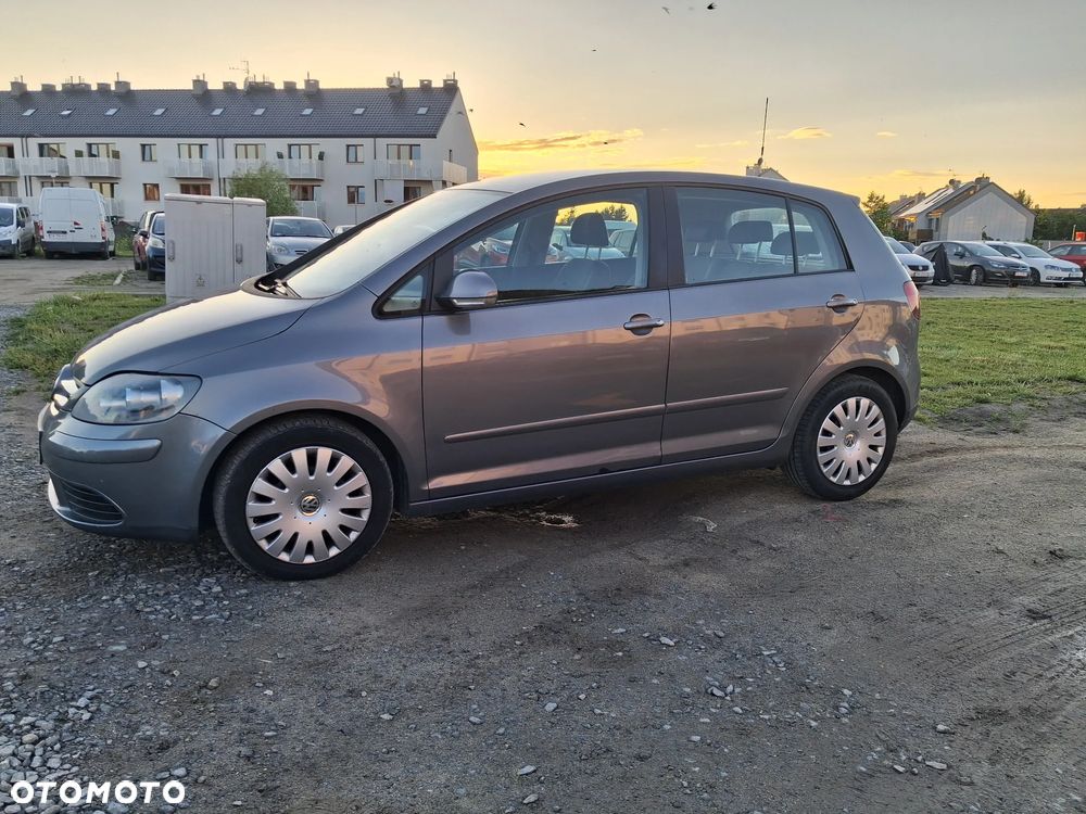 Volkswagen Golf Plus 1.9 TDI DSG Comfortline - 4