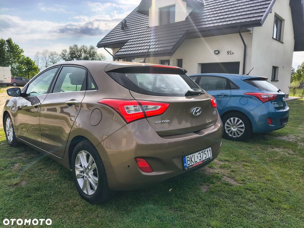 Hyundai i30 ver-1-6-crdi-select - 2