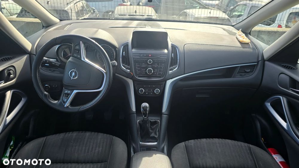Opel Zafira - 12