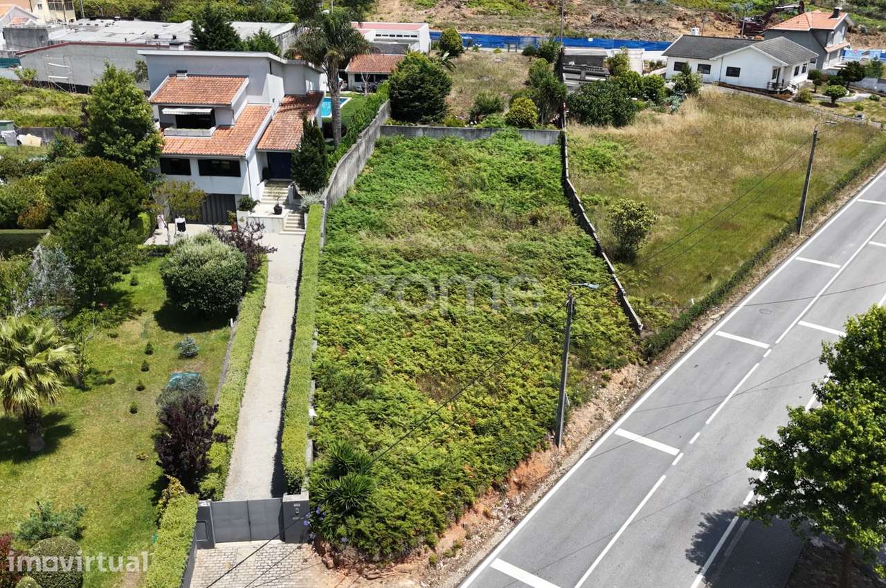 Terreno com licença para moradia - Praia de Brito, S. Félix da Mari... - Grande imagem: 2/29