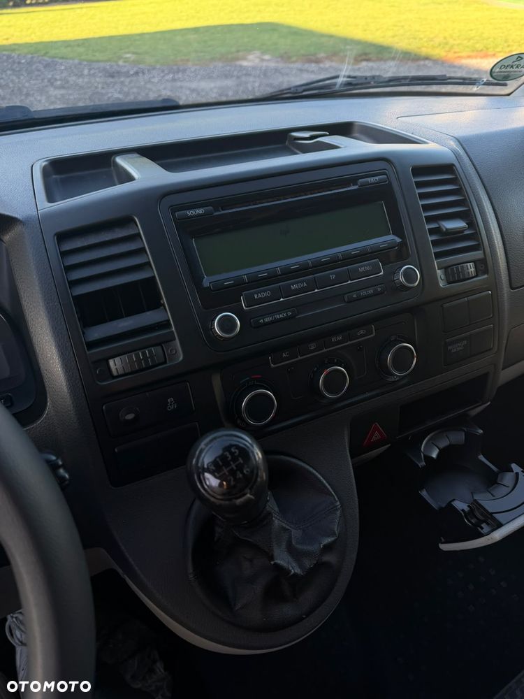 Volkswagen Caravelle - 8