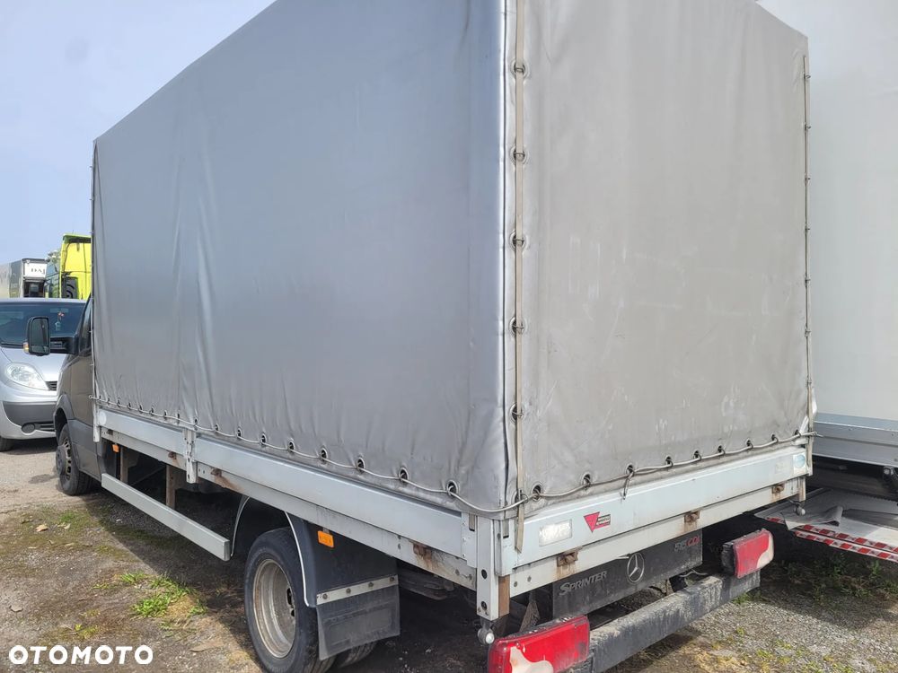 Mercedes-Benz Sprinter - 2