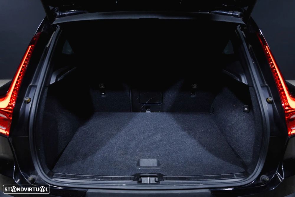 Volvo XC 40 P8 AWD Recharge RDesign - 32