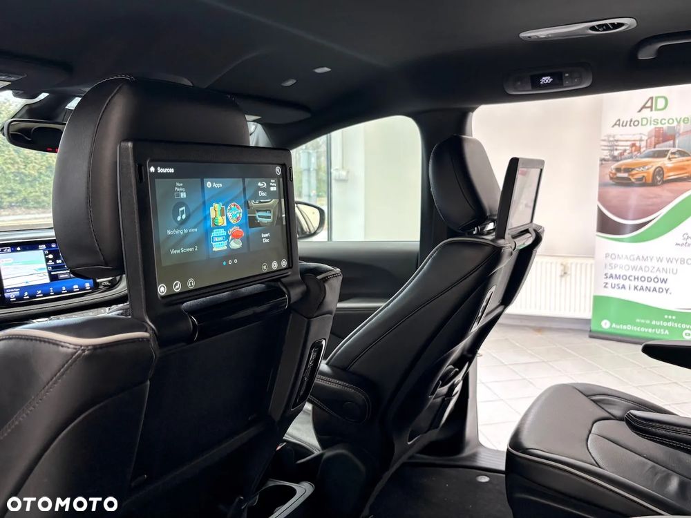 Chrysler Pacifica - 24