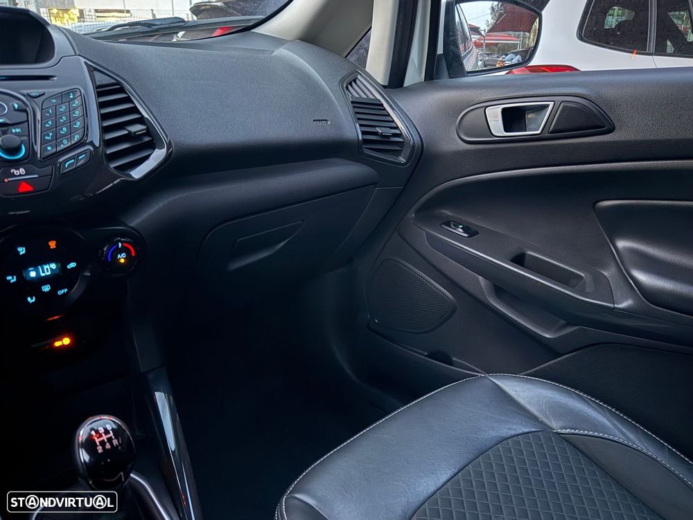 Ford EcoSport 1.0 EcoBoost Titanium - 16