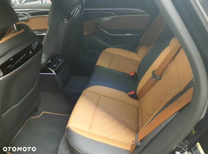 Audi A8 - 8