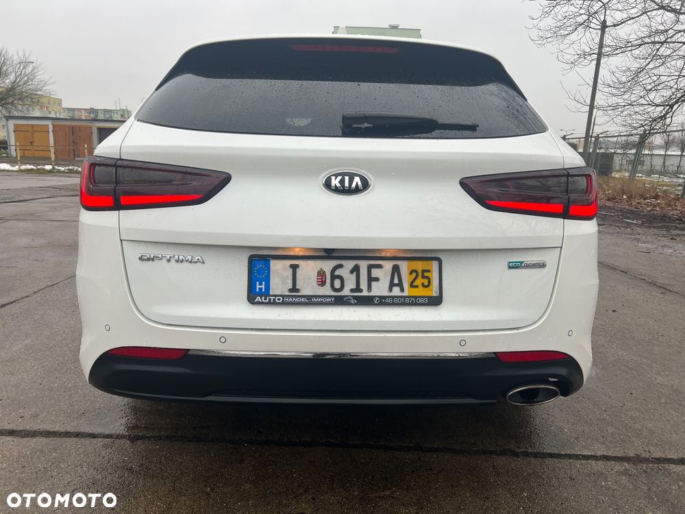 Kia Optima - 16