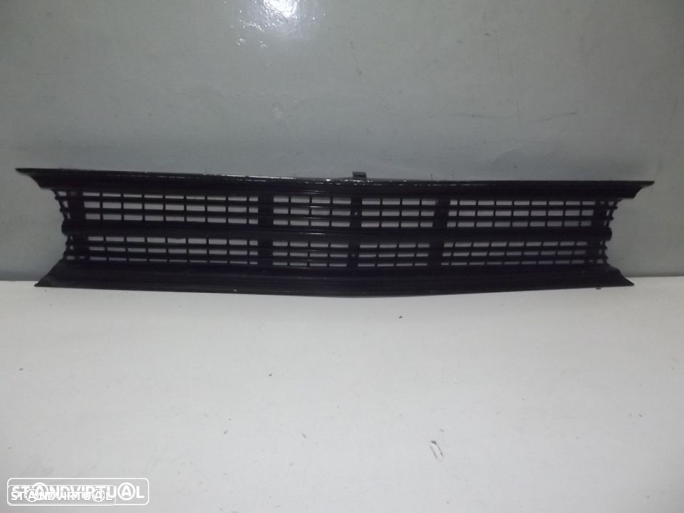 datsun 1200 grelha frontal preta - 2