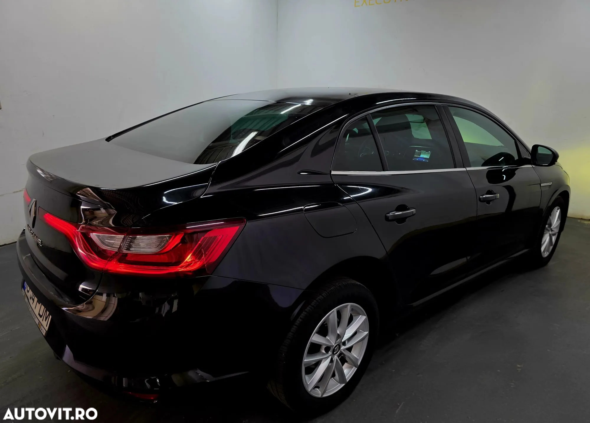 Renault Megane TCe Intens - 21