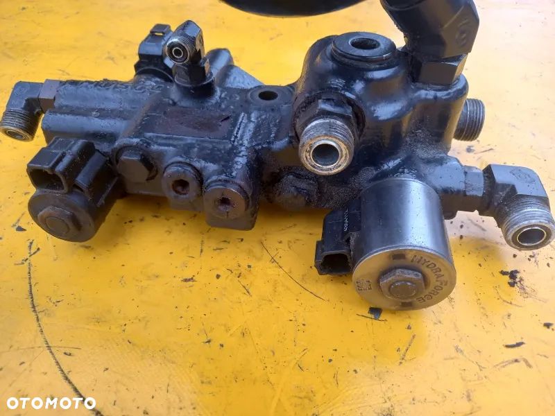 Zawór amortyzacji przedniej osi New Holland T6.155 - 2