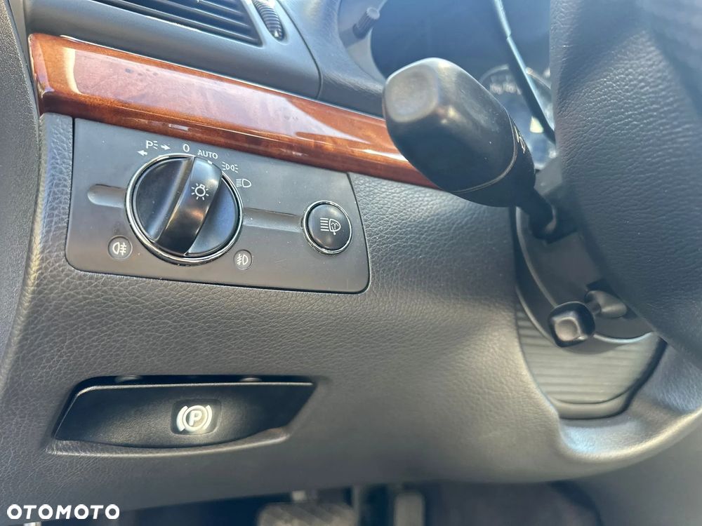 Mercedes-Benz Klasa E - 19