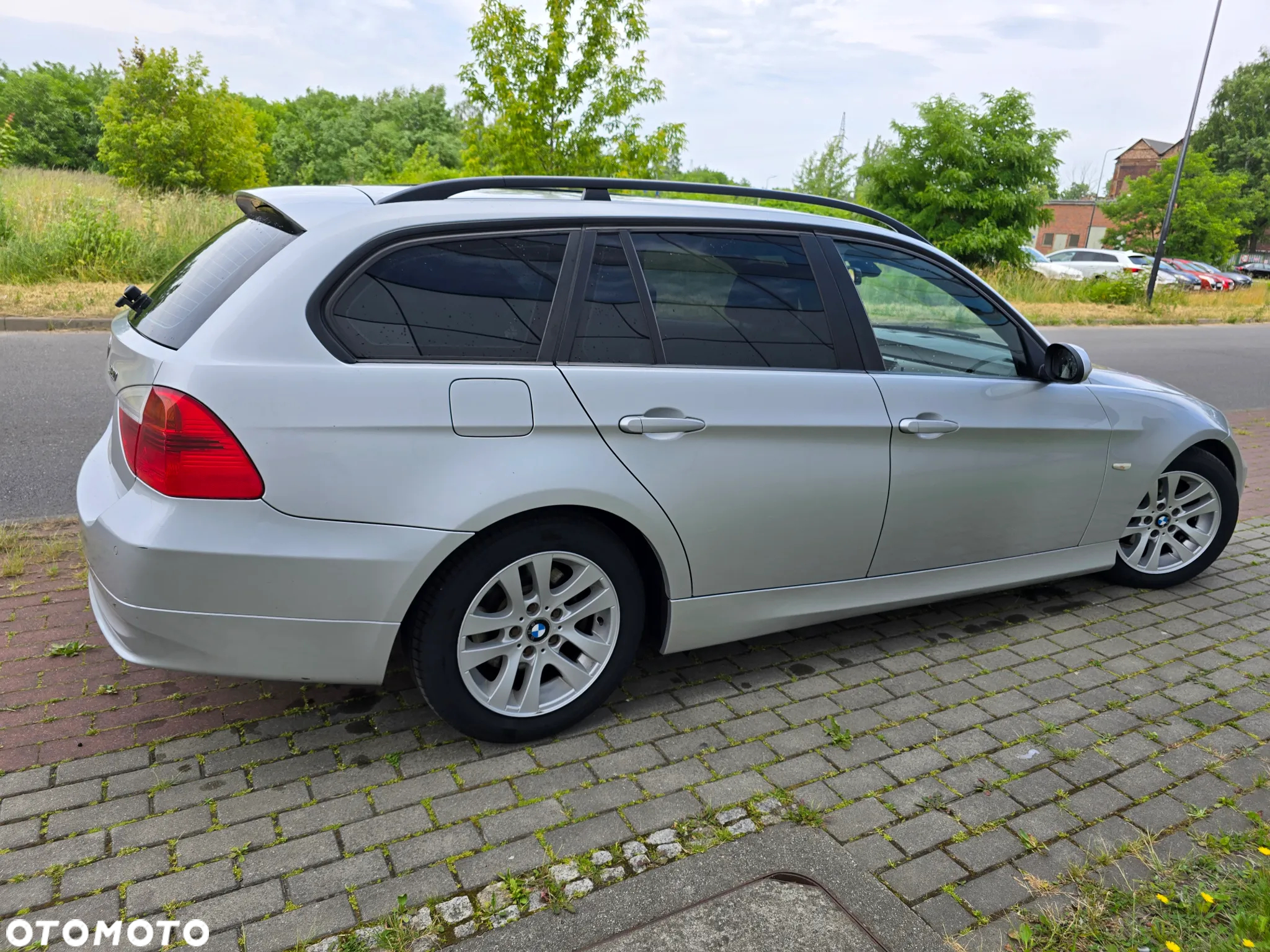 BMW Seria 3 320i Touring - 23