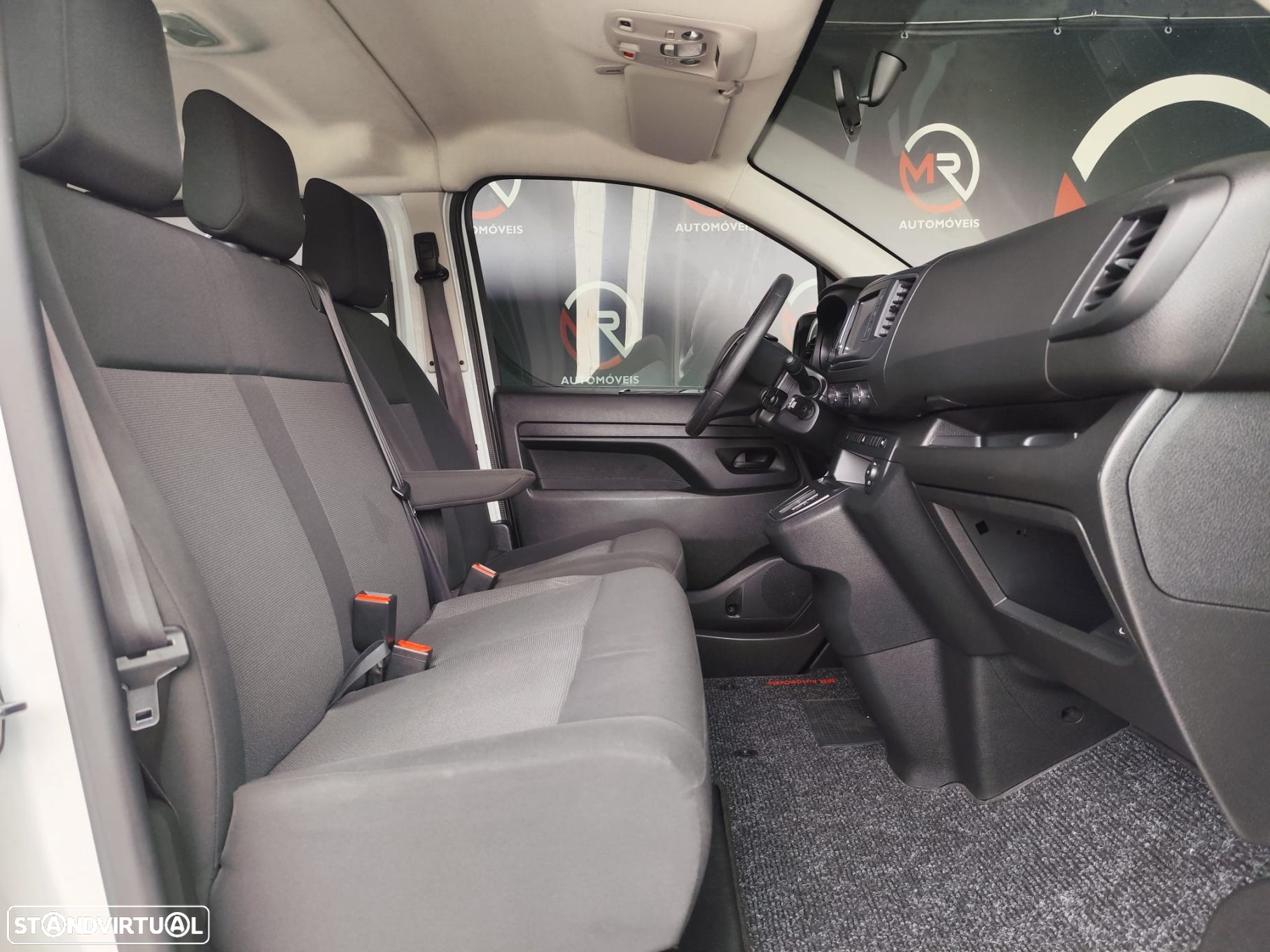 Peugeot e-Expert 50 kWh Standard - 28