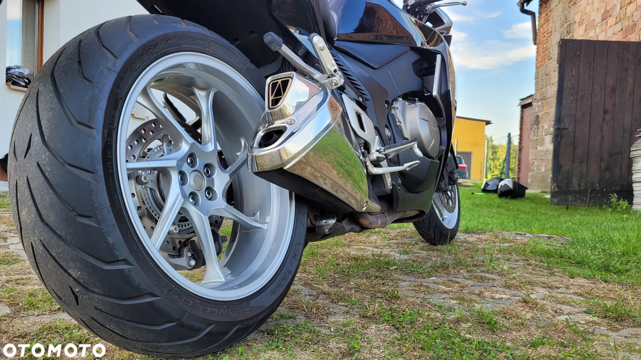 Honda VFR - 4
