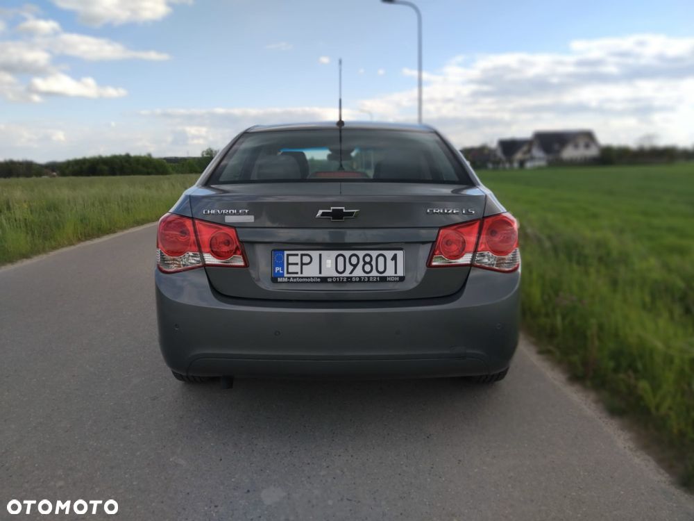 Chevrolet Cruze 1.8 LT - 9