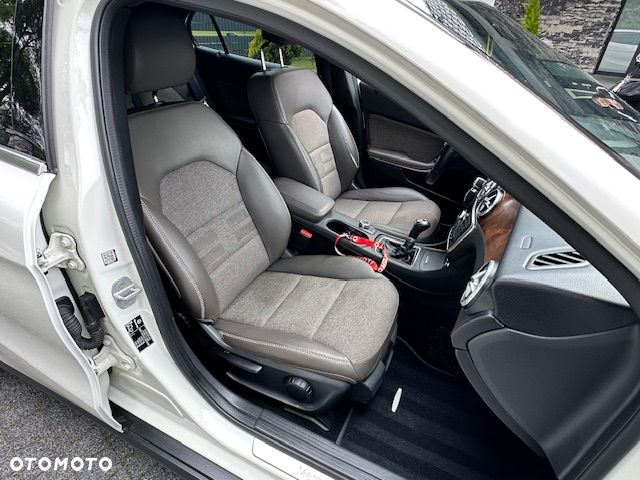 Mercedes-Benz GLA 200 - 14