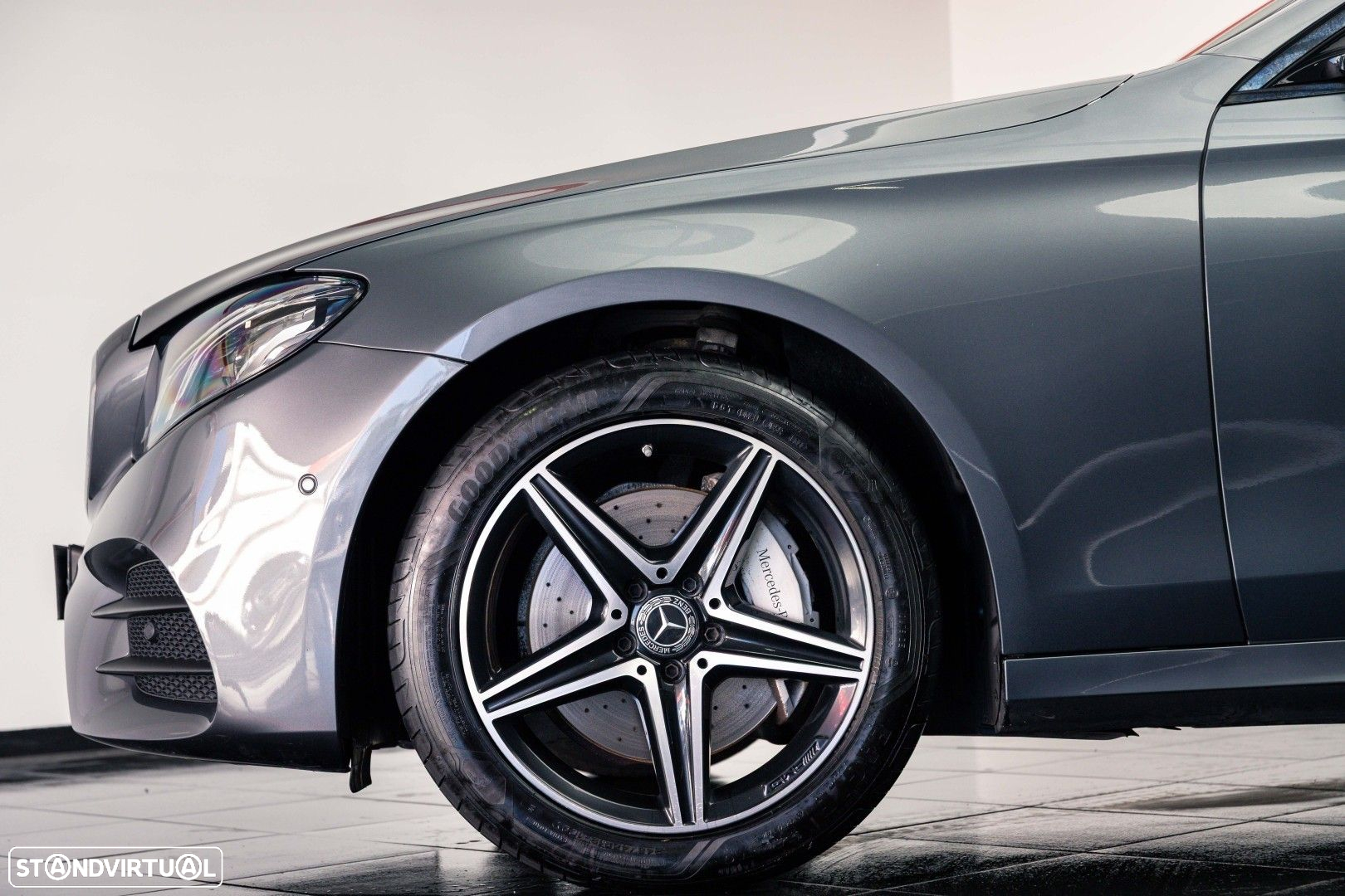 Mercedes-Benz E 220 d AMG - 19