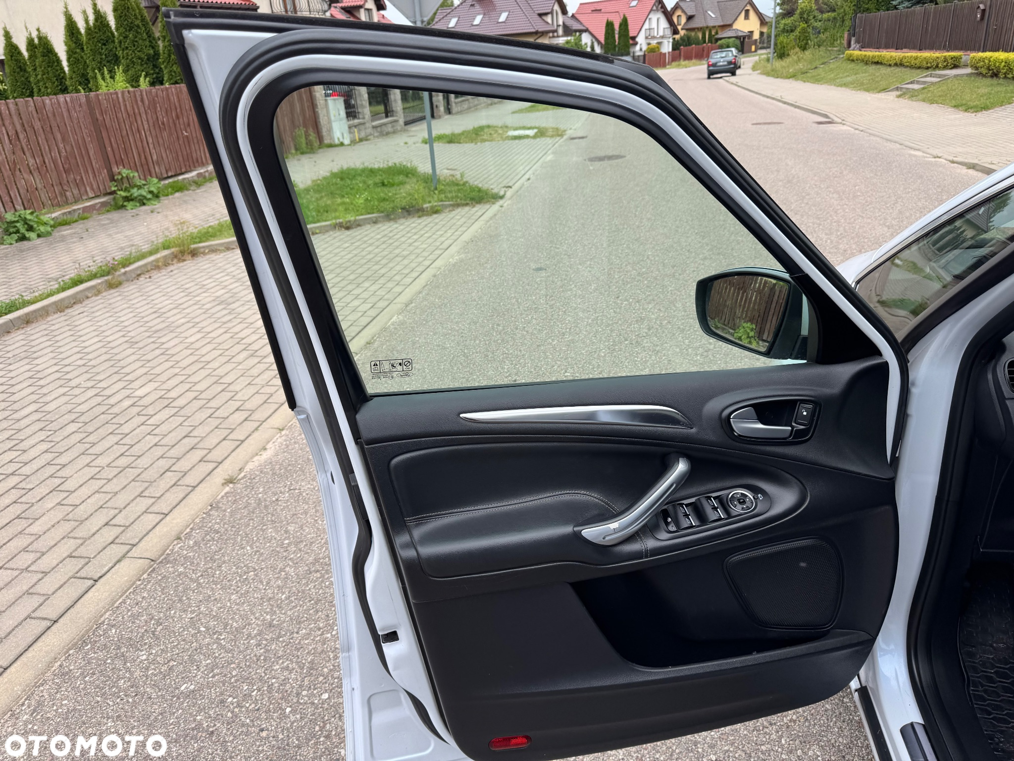 Ford S-Max 2.0 TDCi DPF Titanium - 25