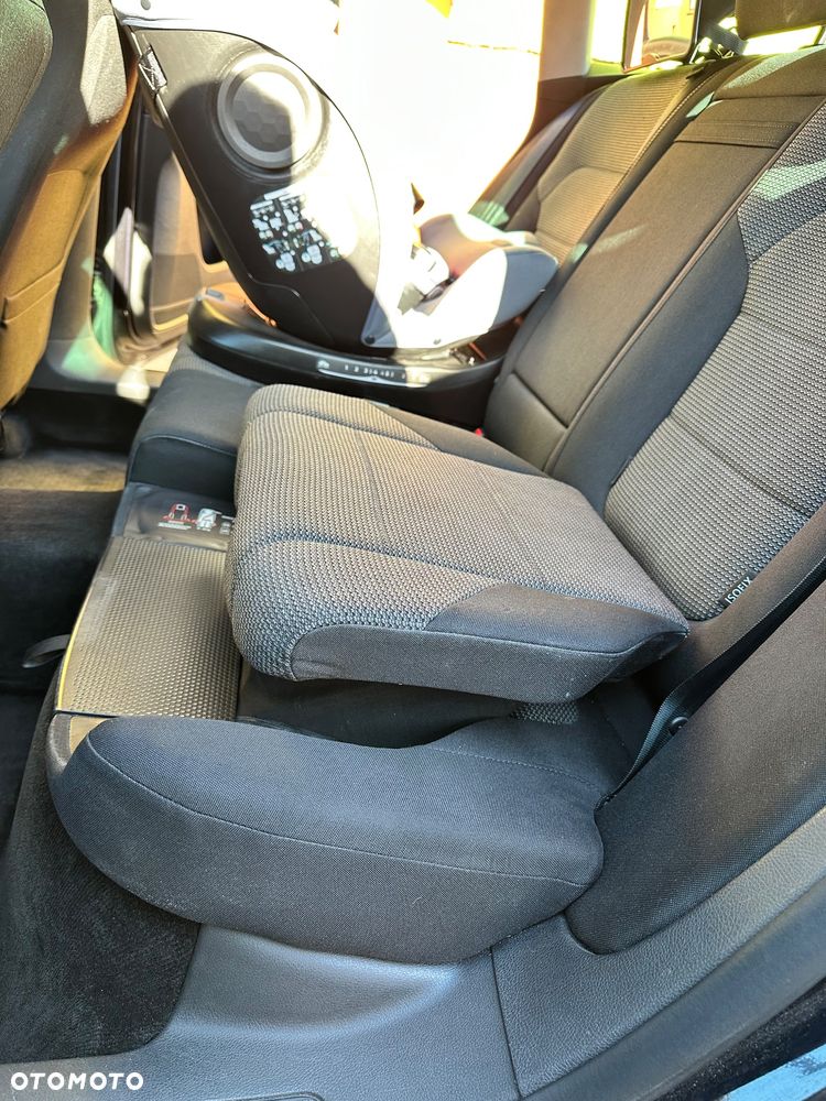 Volkswagen Passat 2.0 TDI Highline - 16