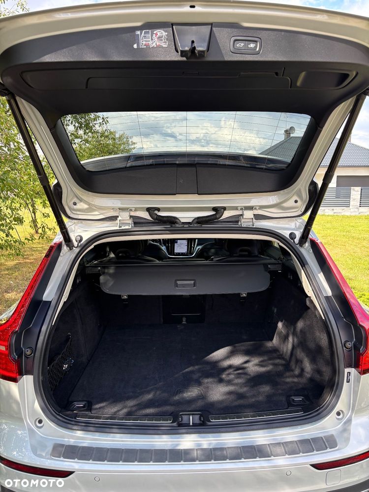 Volvo V60 Cross Country T5 AWD Geartronic - 25