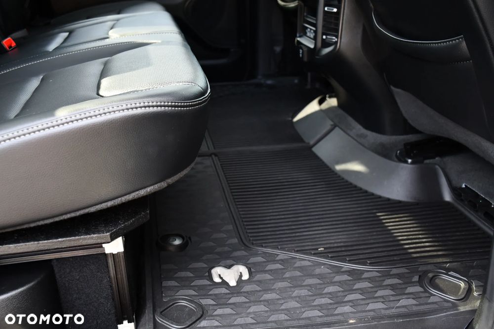 RAM 1500 Crew Cab Longhorn - 30