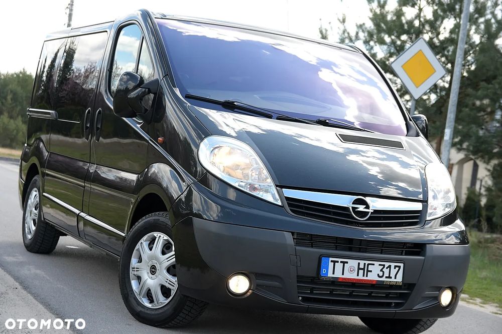 Opel Vivaro - 11