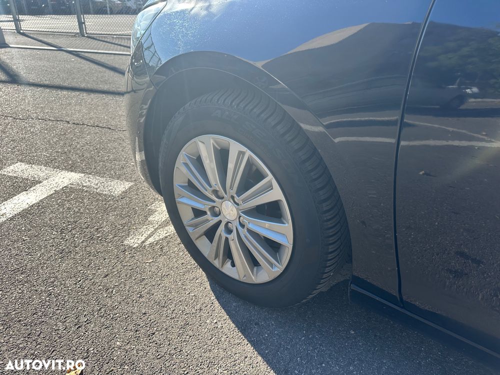 Peugeot 308 1.2 L PureTech Turbo S&S Active - 6