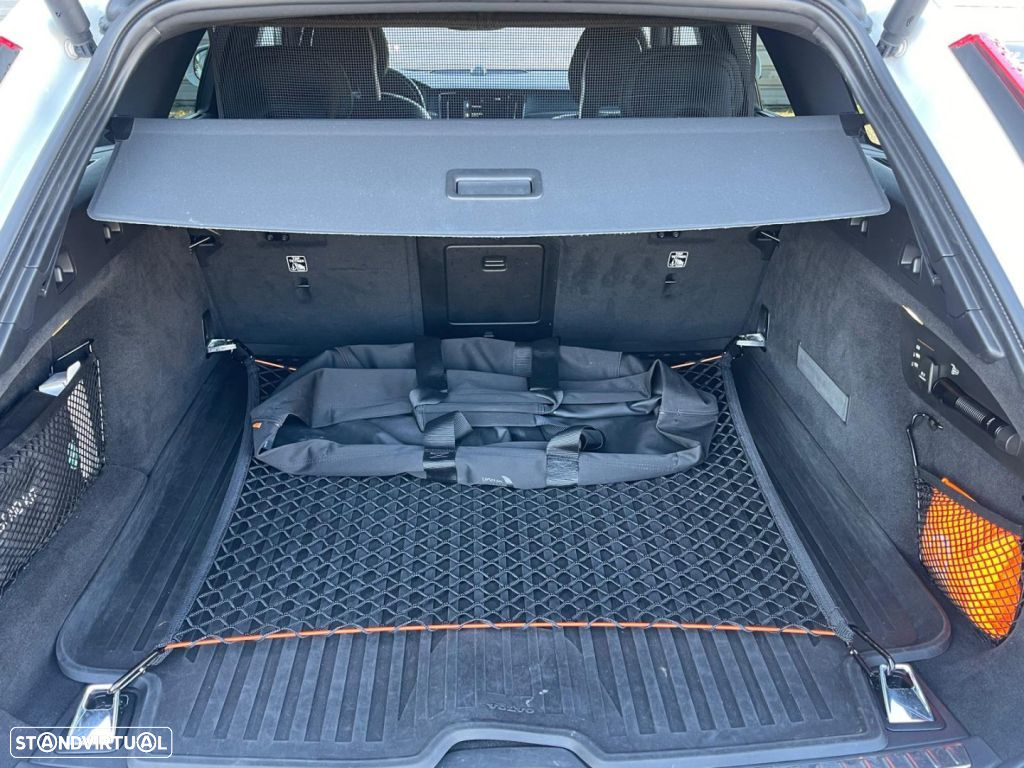 Volvo V90 Cross Country 2.0 D5 Plus AWD Geartronic - 17