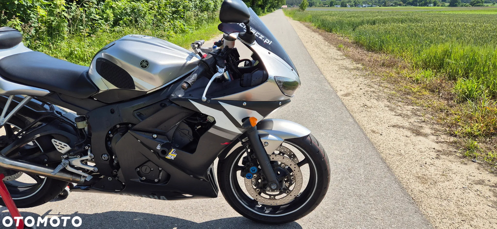 Yamaha R6 - 11