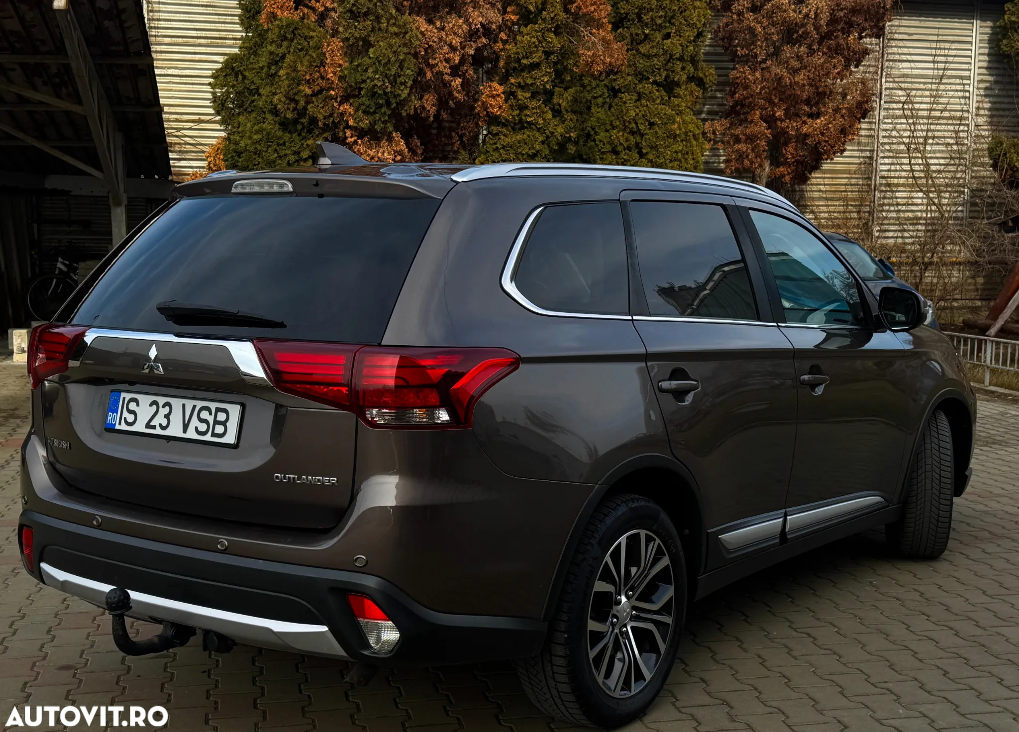 Mitsubishi Outlander 2.2 Litre DI-D AWD Intense Aut. - 4