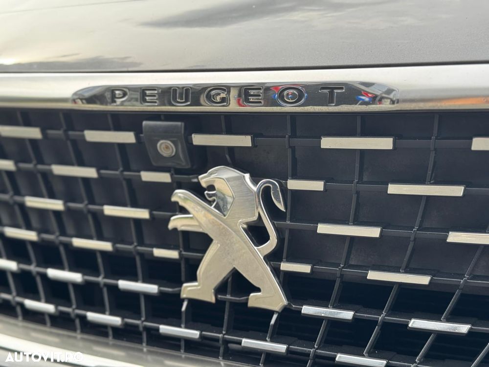 Peugeot 3008 1.6 BlueHDI S&S EAT6 GT-Line - 24