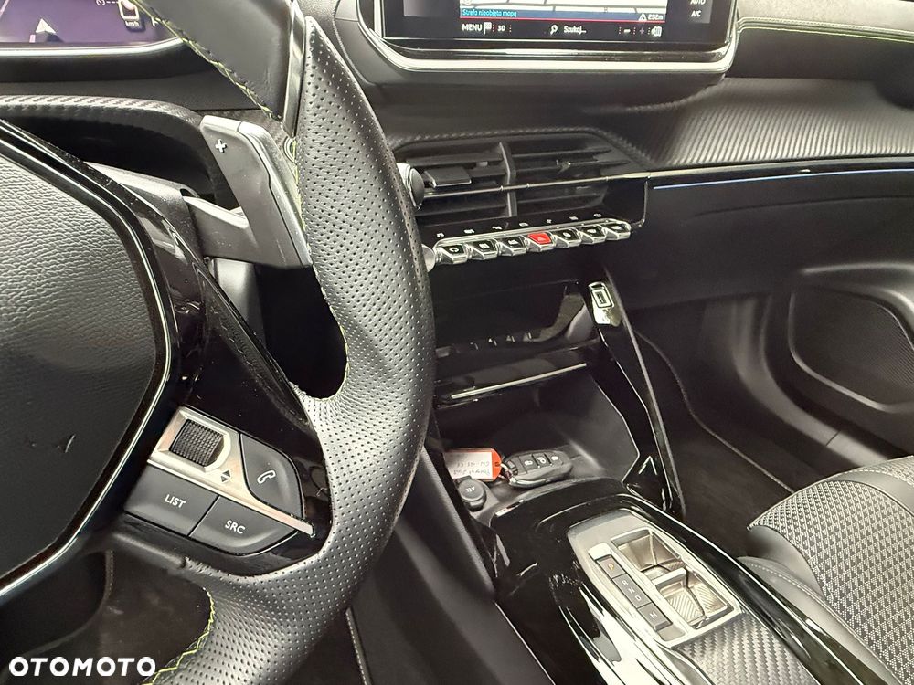 Peugeot 2008 PureTech 130 EAT8 GT Pack - 16